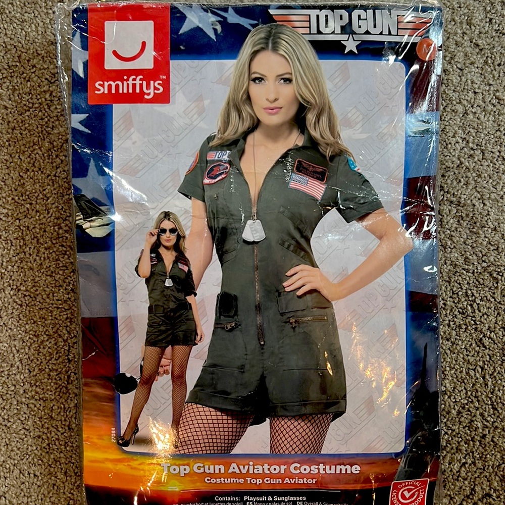 Top Gun - like new. Worn for 2 hours! Missing aviator sunglasses.